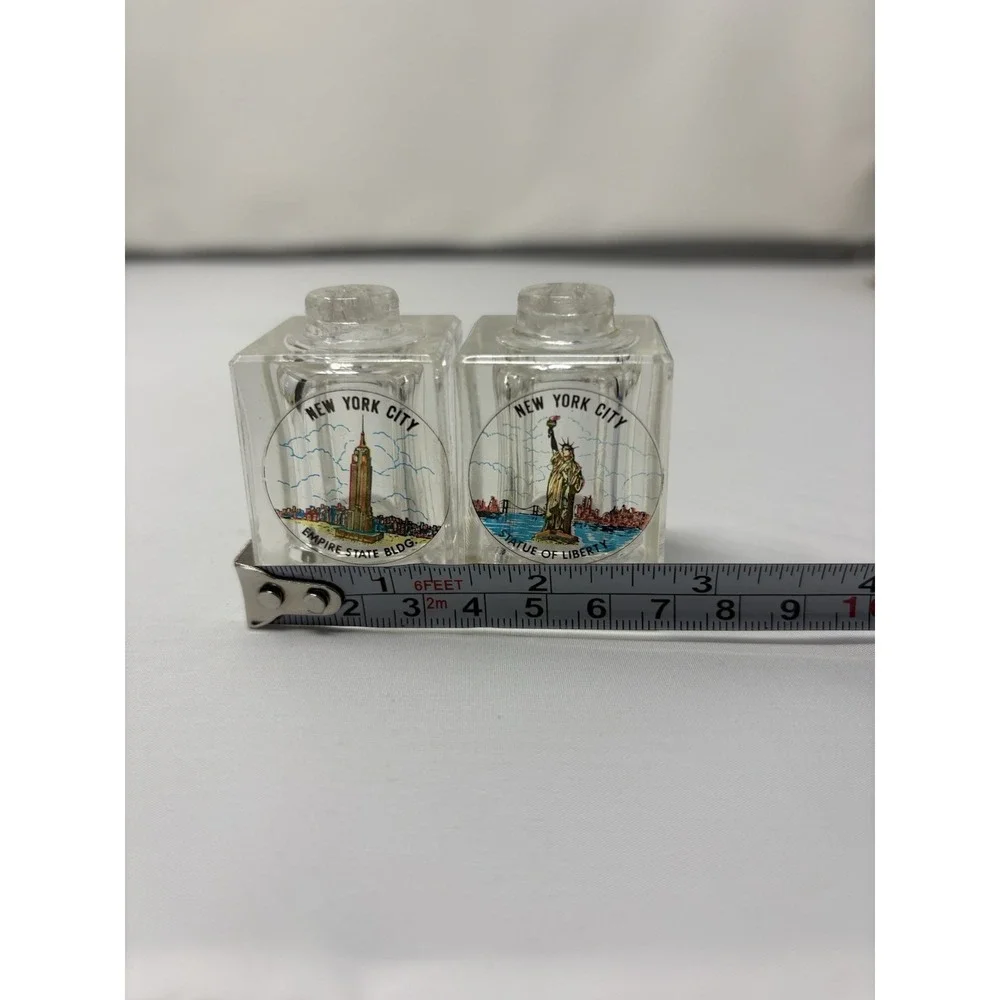 Vintage New York City Clear Plastic Salt & Pepper Shaker W/ Tray Empire Liberty